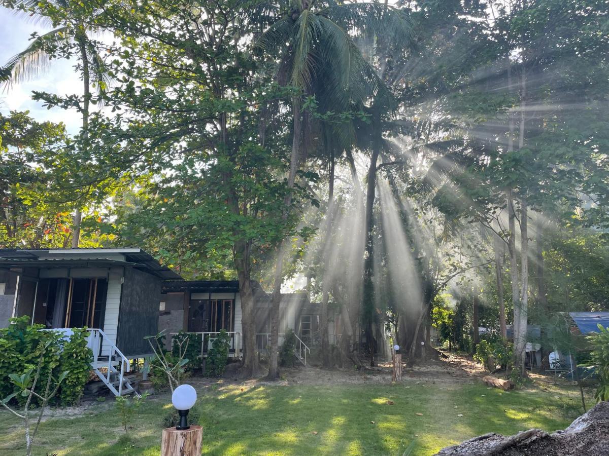 Koh Ngai Sea Open Resort Bagian luar foto